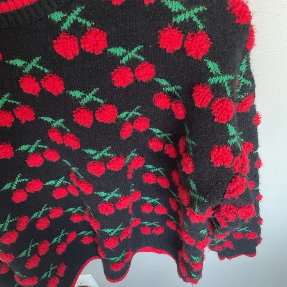 Cherry Patterned Sweater - Picture 2 of 12